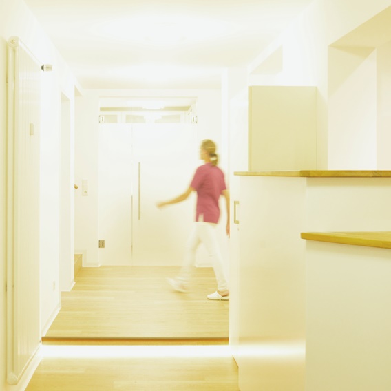 Praxisflur der Zahnarztpraxis Dr. Jordan in Neumarkt